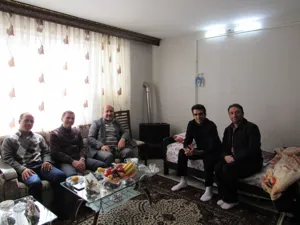 عیادت رئیس دانشکده تغذیه و علوم غذایی و هیئت همراه از آقای علی سلیمی مسئول سمعی بصری دانشکده 