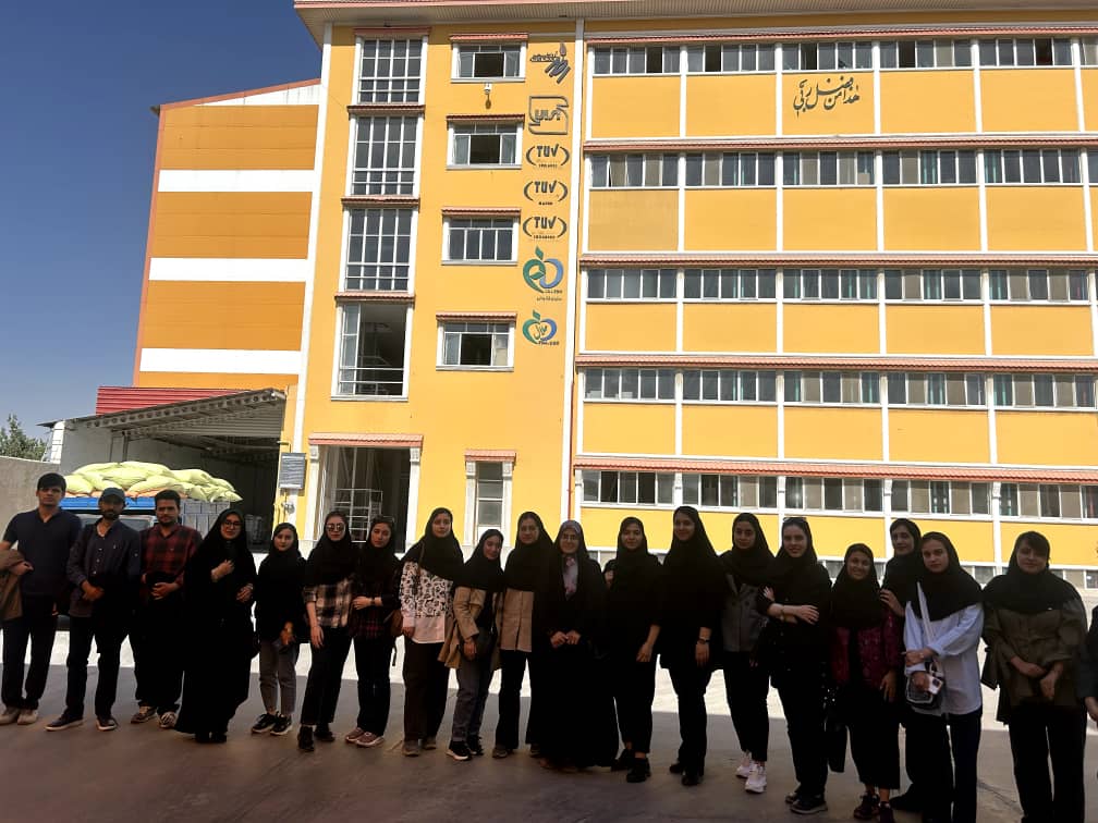 بازدید علمی-تخصصی دانشجویان صنایع غذایی دانشکده تغذیه و علوم غذایی از کارخانه آرد اطهر به همت انجمن علمی- دانشجویی دانشکده تغذیه و علوم غذایی در 17 مهرماه 1404 انجام شد.