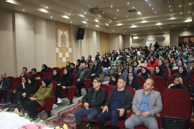 مراسم بزرگداشت روز مادر و روز زن و روز دانشجو در آمفی تئاتر دانشکده برگزار شد.